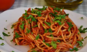 Idealny sos pomidorowy do spaghetti: prosty przepis i sekrety smaku
