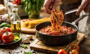 Jak zagęścić sos do spaghetti? Szybkie i proste metody
