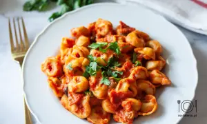 Tortellini z grzybami: Szybkie sosy i przepisy na obiad
