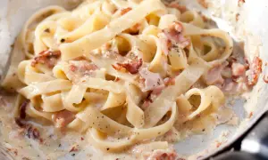 Wege Carbonara: Pyszny Przepis Bez Mięsa i Jajek