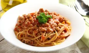 Prosty przepis na Spaghetti Bolognese Szybki i Pyszny!
