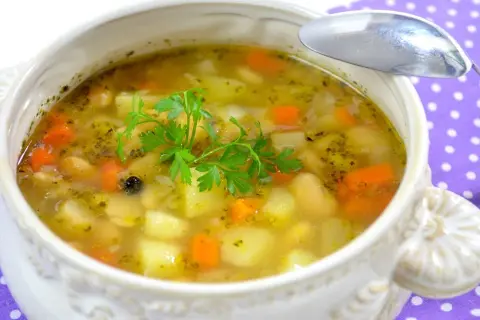 Zupa fasolowa: przepis krok po kroku i sekrety idealnego smaku