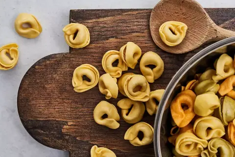 Gdzie kupić tortellini w Polsce? Przewodnik po sklepach i smakach