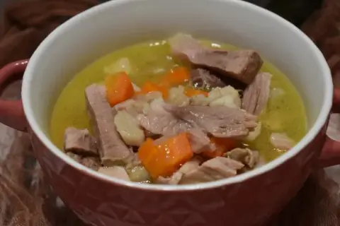 Golonka w zupie: Klasyczne przepisy na aromatyczny wywar