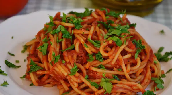 Idealny sos pomidorowy do spaghetti: prosty przepis i sekrety smaku