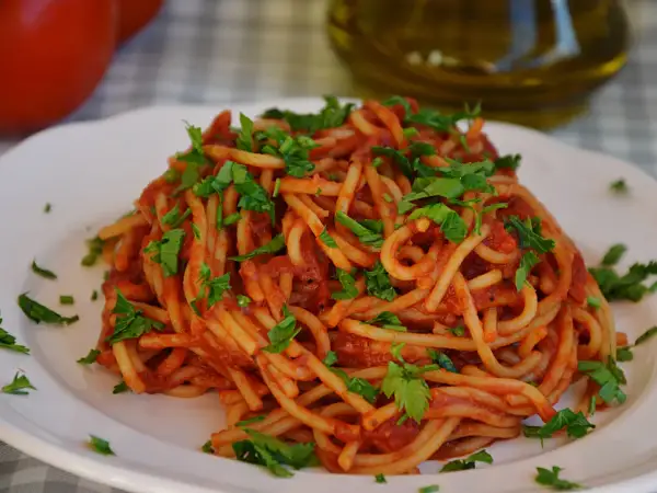 Idealny sos pomidorowy do spaghetti: prosty przepis i sekrety smaku